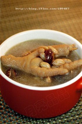 红枣花生煲鸡爪