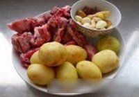 土豆蛋炖排骨的做法 步骤1
