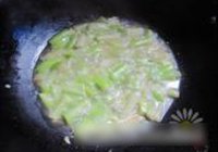 油条炒丝条的做法 步骤5