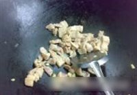 五花肉香炒江南仔的做法 步骤6