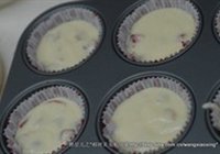 酸奶樱桃玛芬蛋糕的做法 步骤9