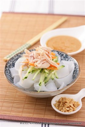 麻酱鸡丝拌粉皮