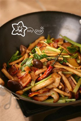 干锅腊肉茶树菇