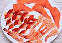 三文鱼北极贝鲜虾手握寿司的做法 步骤4