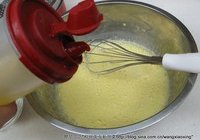 奶酪肉松戚风蛋糕的做法 步骤5