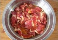 菠萝咕噜肉的做法 步骤2