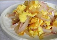 洋葱炒蛋的做法 步骤6