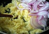 洋葱炒蛋的做法 步骤5