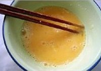 洋葱炒蛋的做法 步骤2
