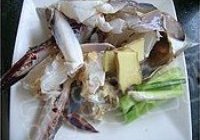螃蟹白菜粉丝煲的做法 步骤2
