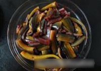 双椒炒鳝鱼段的做法 步骤1