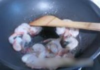 虾仁炒蛋的做法 步骤3