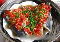 剁椒鱼头的做法 步骤13