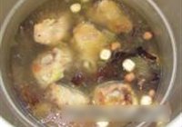 双仁莲子木耳炖鸡的做法 步骤8