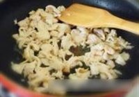 香菇土豆炒鸡片的做法 步骤2