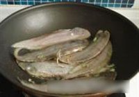 蒜香塔米鱼的做法 步骤4
