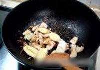 京味栗子烧鸡块的做法 步骤5