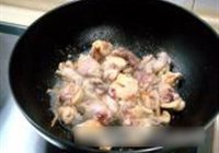 京味栗子烧鸡块的做法 步骤3