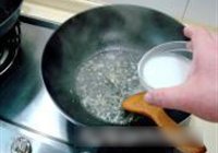 菠萝炒虾球的做法 步骤6