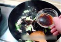 木耳炒鸡片的做法 步骤11