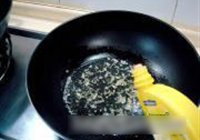 菠萝炒虾球的做法 步骤4