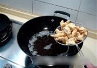 菠萝咕噜肉的做法 步骤5