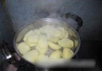 香肉土豆泥的做法 步骤1