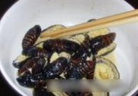 干煸蚕蛹的做法 步骤3