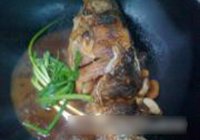 酱焖鲫鱼的做法 步骤7