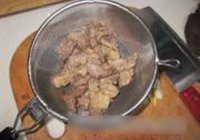 杭椒牛柳的做法 步骤4