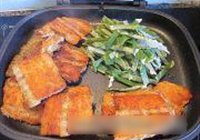 香料叶干煎三文鱼骨的做法 步骤5
