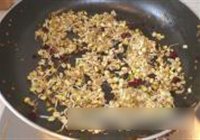 素炒豆芽的做法 步骤3