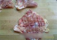 香嫩辣椒鸡肉卷的做法 步骤4