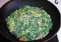 菠菜胡萝卜蛋饼的做法 步骤4