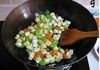 宫爆豆腐丁的做法 步骤9