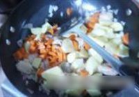 咖哩土豆鸡的做法 步骤5