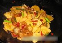 土豆炒五花肉的做法 步骤11