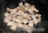 土豆炒五花肉的做法 步骤7