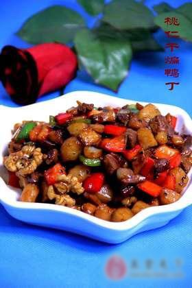 桃仁干煸鸭丁