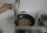 爆炒白蛤的做法 步骤3