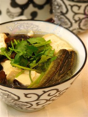 泥鳅豆腐汤
