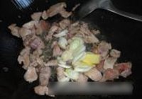 芋头猪肉炖粉条的做法 步骤5