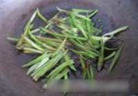 芹菜素鸡的做法 步骤4
