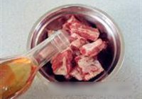 青蒜烤排骨的做法 步骤1