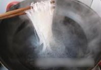 剁椒菜花粉丝煲的做法 步骤3