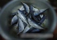 茄汁沙丁鱼的做法 步骤1