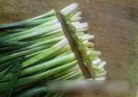 三色韭菜炒香干的做法 步骤2