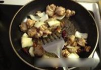 大盘鸡的做法 步骤4