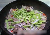 香辣回锅牛腩的做法 步骤13