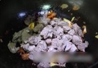 香辣回锅牛腩的做法 步骤6